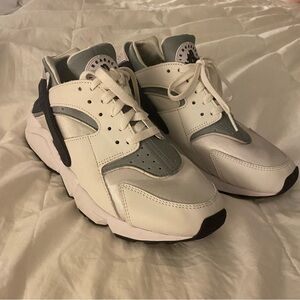 Nike Air Haurache | teal/white | size 9.5 (fits like an 8)